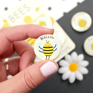 Buzzin' bee badge